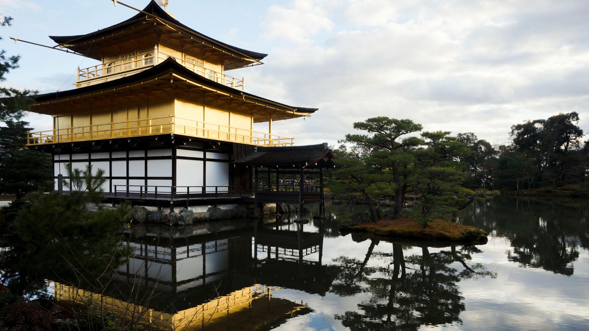 Templo do Pavilhão Dourado em Kyoto